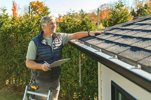 Professional Roofing technician working in Gordonsville, TN